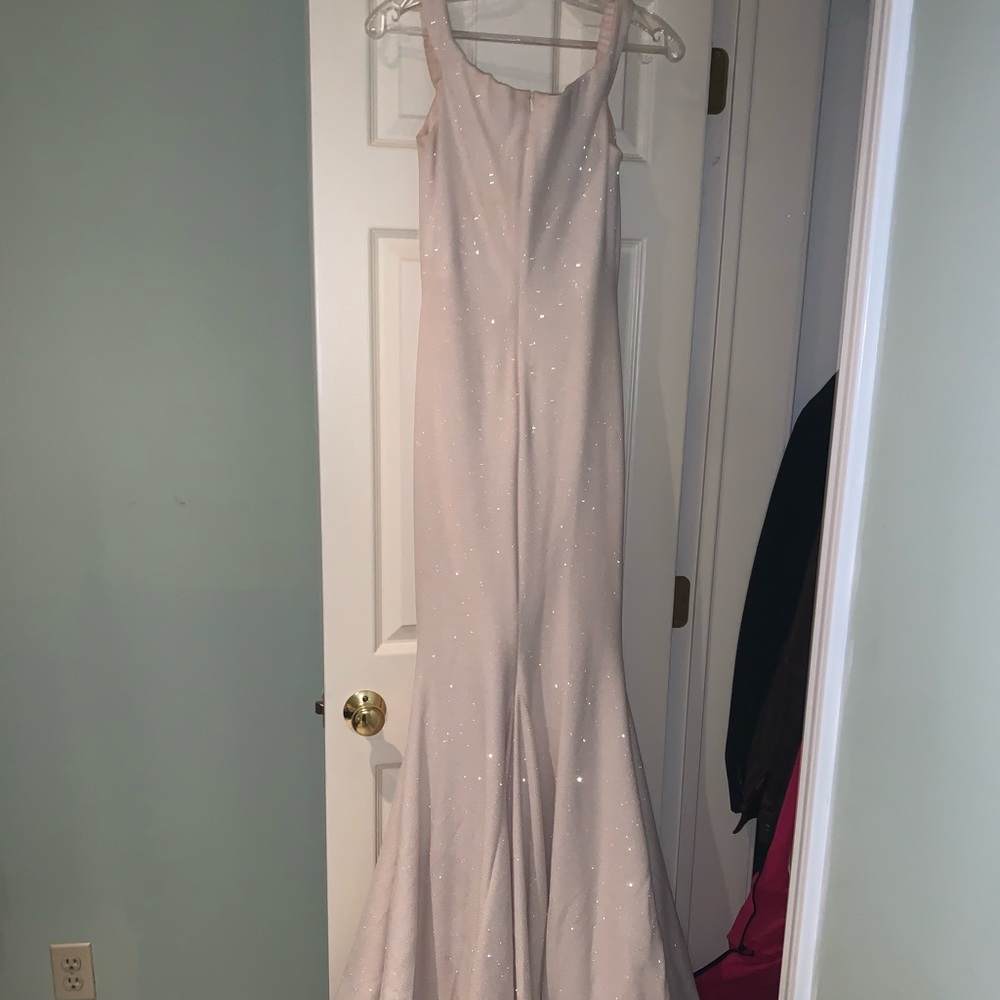 #55187 Jovani White Size 4 Gown - Prom/Pagaent - Picture 9 of 16